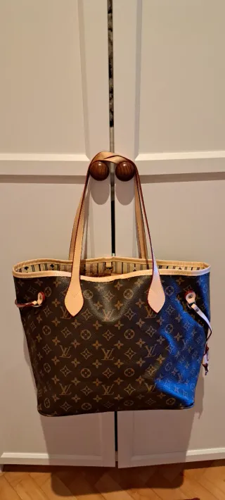 Bolso Louis Vuitton y cartera a juego