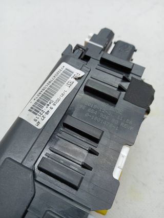 CAJA RELES / FUSIBLES CITROEN C4 GRAND PICASSO (3)