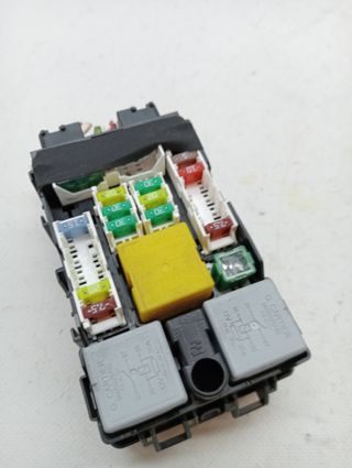 CAJA RELES / FUSIBLES CITROEN C4 GRAND PICASSO (3)