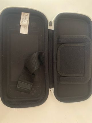 Funda Nintendo Switch Negra y Blanca