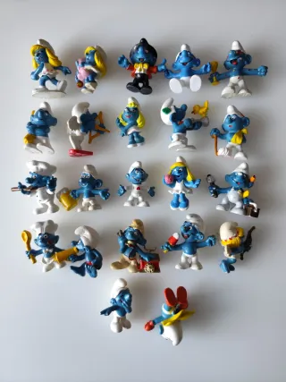Lote de 22 figuras de Pitufos