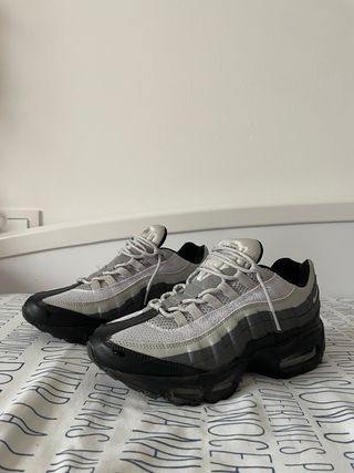 Zapatillas Nike Air Max 95 Gris y Negro