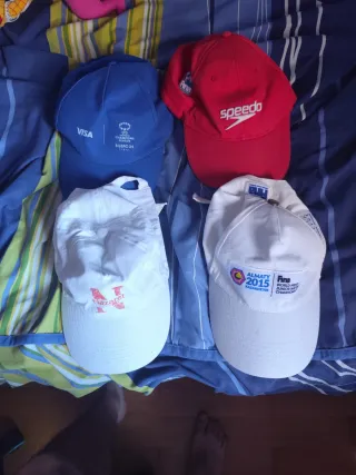 Pack de quatro gorras diferentes