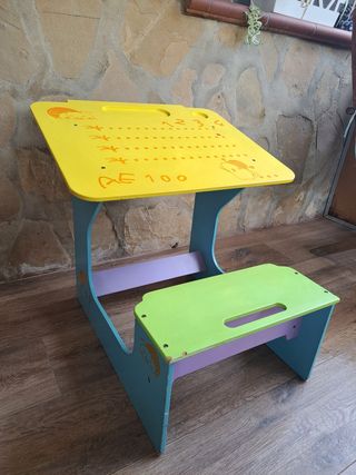 Pupitre infantil de madera
