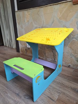 Pupitre infantil de madera
