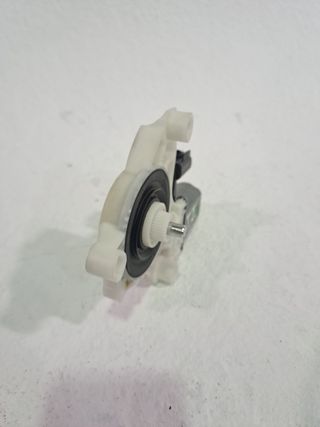 MOTOR ELEVALUNAS TRASERO IZQUIERDO FORD FOCUS (3)