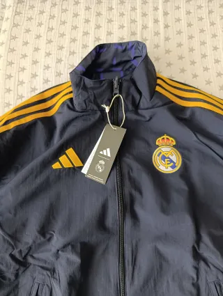 Chaqueta Adidas Real Madrid reversible azul/dorada