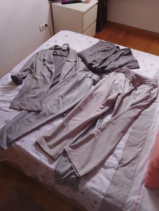 Lote Ropa Gris Traje Chaqueta y Pantalón