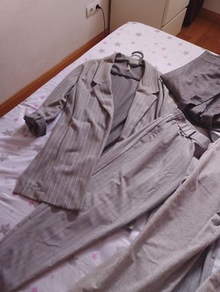Lote Ropa Gris Traje Chaqueta y Pantalón