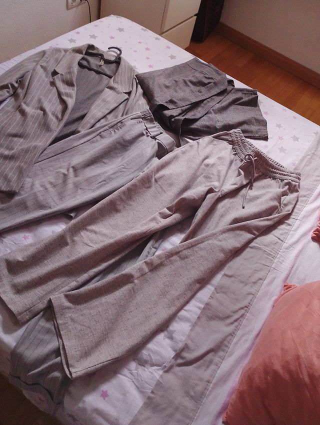 Lote Ropa Gris Traje Chaqueta y Pantalón