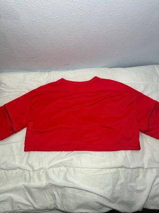 Camiseta deportiva Nike roja