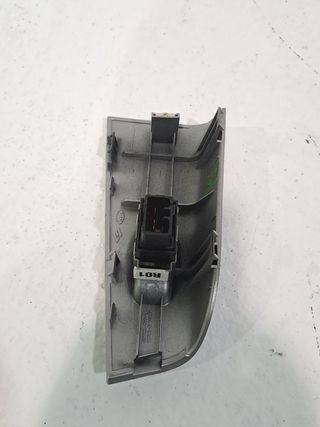 MANDO ELEVALUNAS TRASERO IZQUIERDO KIA SPORTAGE