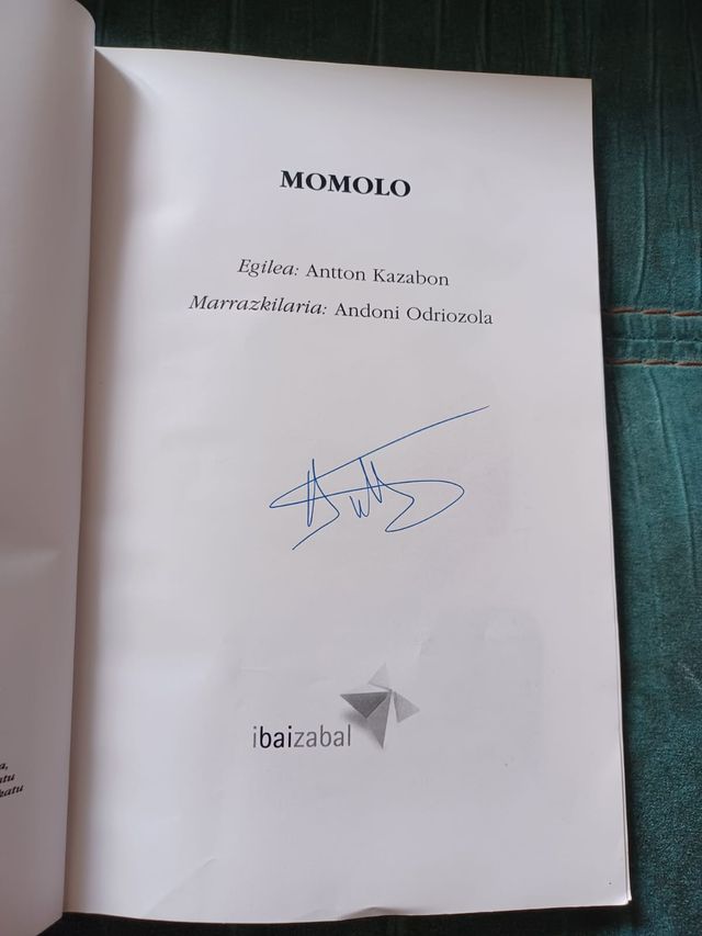 Momolo (Batua) (Matxinsalto) (Basque Edition)