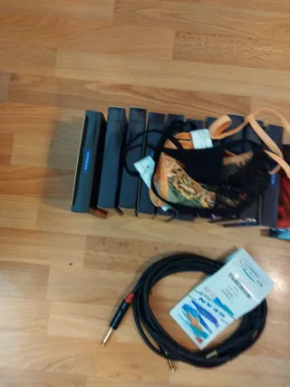 Lote tangas y cable de audio