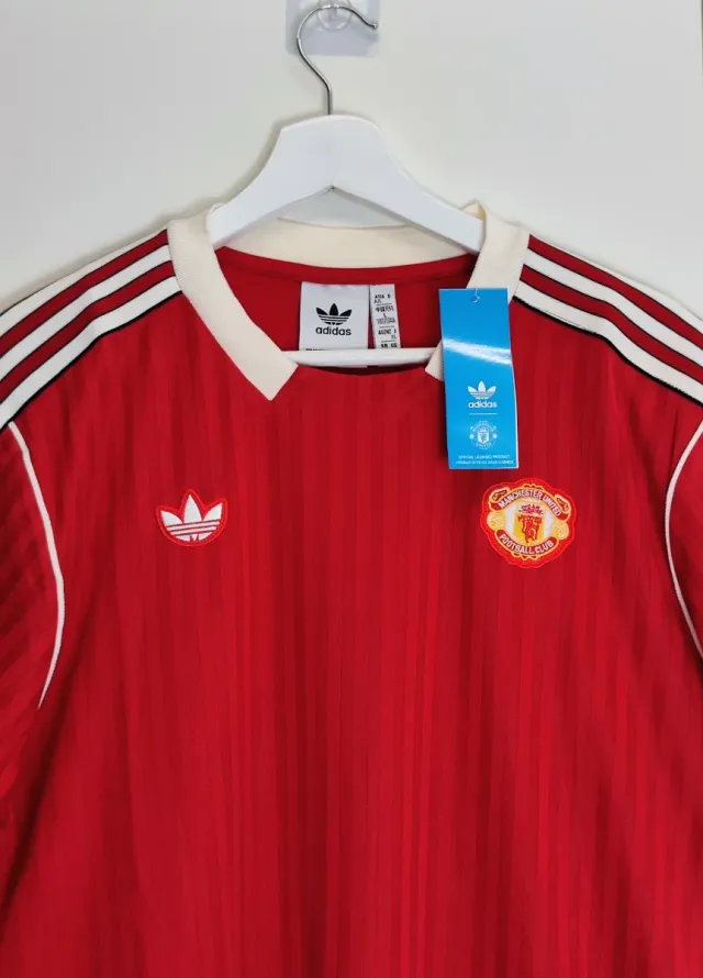Conjunto de Fútbol Rojo del Manchester 2025/26