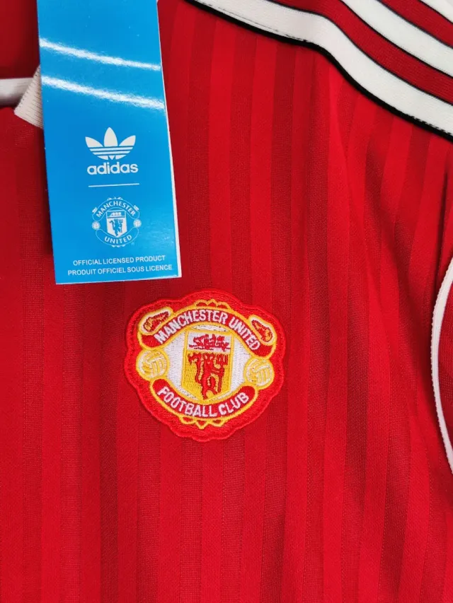 Conjunto de Fútbol Rojo del Manchester 2025/26