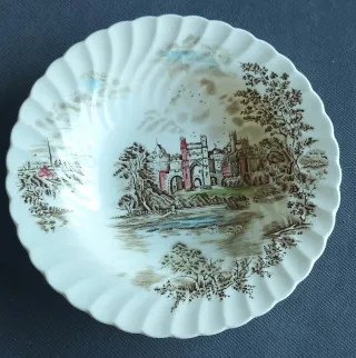 Johnson Bros. Ancient Tables, plato hondo