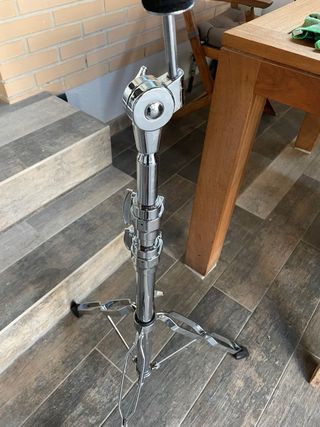 Pie de plato recto para batería