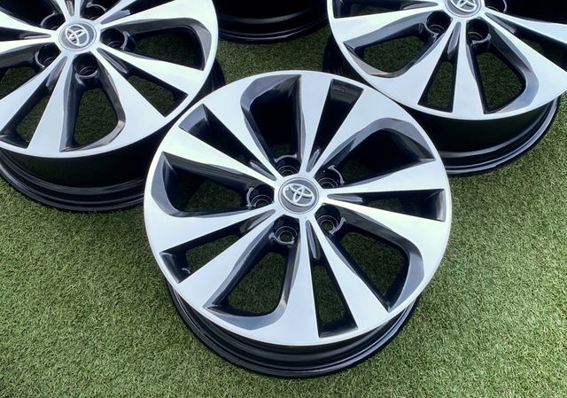 Llantas Originales Toyota 17" - Impolutas