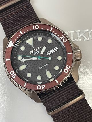 Reloj Seiko 5 Sport Brown SRPD85K1