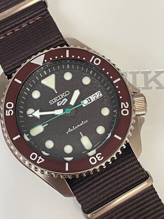 Reloj Seiko 5 Sport Brown SRPD85K1