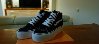 Zapatillas estilo Vans plataforma negras y blancas