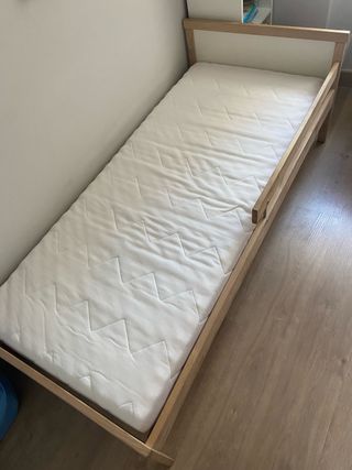Cama infantil Ikea con colchón