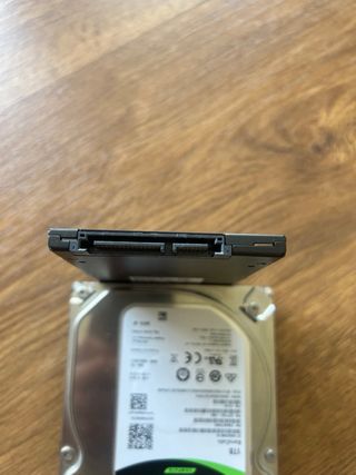 3 Discos Duros: Seagate 1TB + Kingston 250GB SSD