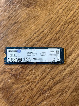 3 Discos Duros: Seagate 1TB + Kingston 250GB SSD
