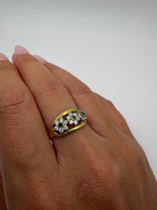 Anillo Oro 18k Flores Diamantes y Esmeraldas