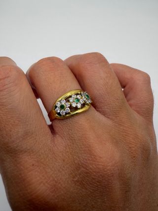 Anillo Oro 18k Flores Diamantes y Esmeraldas
