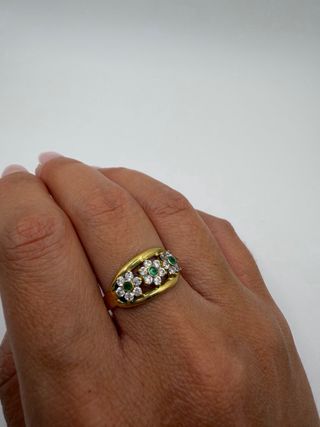 Anillo Oro 18k Flores Diamantes y Esmeraldas