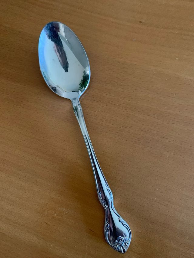 Cubertería plateada grabada