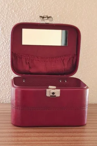 Neceser maquillaje polipiel burdeo