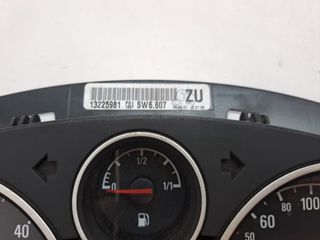 CUADRO INSTRUMENTOS OPEL ZAFIRA B (2)