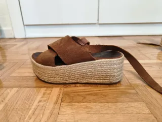 Sandalias plataforma marrón talla 39