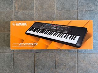 Teclado Yamaha PSR-E263 Negro 2018