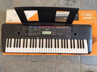 Teclado Yamaha PSR-E263 Negro 2018