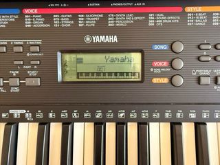 Teclado Yamaha PSR-E263 Negro 2018