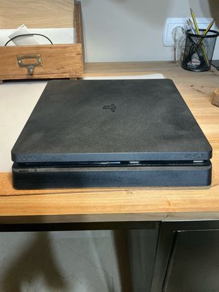 Consola PS4 Slim Negra+2 Mandos+Cascos+Cargador 