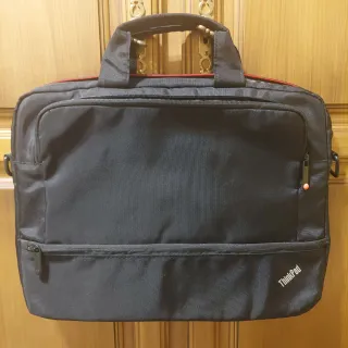 Maletín portátil Lenovo flexible