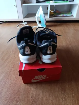 Nike Air Max Zapatillas Negras y Blancas(original)