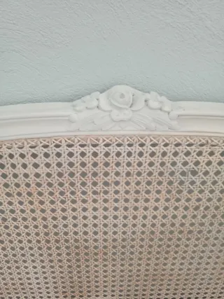 Cabecero de cama de ratán y madera