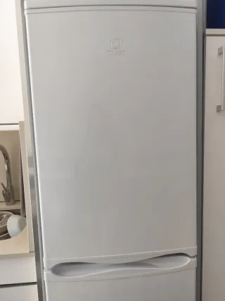 Nevera Indesit Blanca