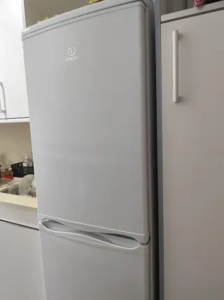 Nevera Indesit Blanca