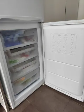 Nevera Indesit Blanca
