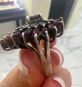 Anillo Plata Ley con Granates y Marquesitas 