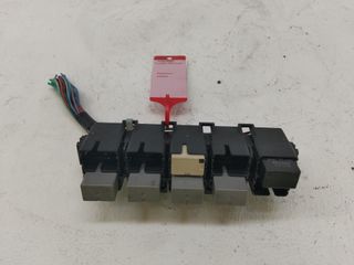 CAJA RELES / FUSIBLES SUBARU XV (4)