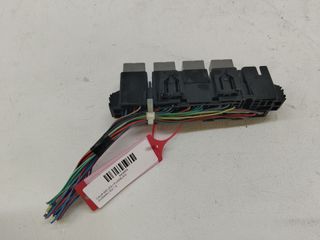 CAJA RELES / FUSIBLES SUBARU XV (4)