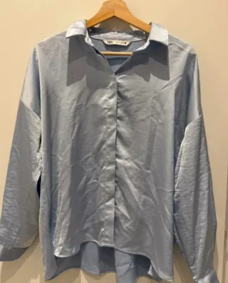 Camisa Zara satinada azul